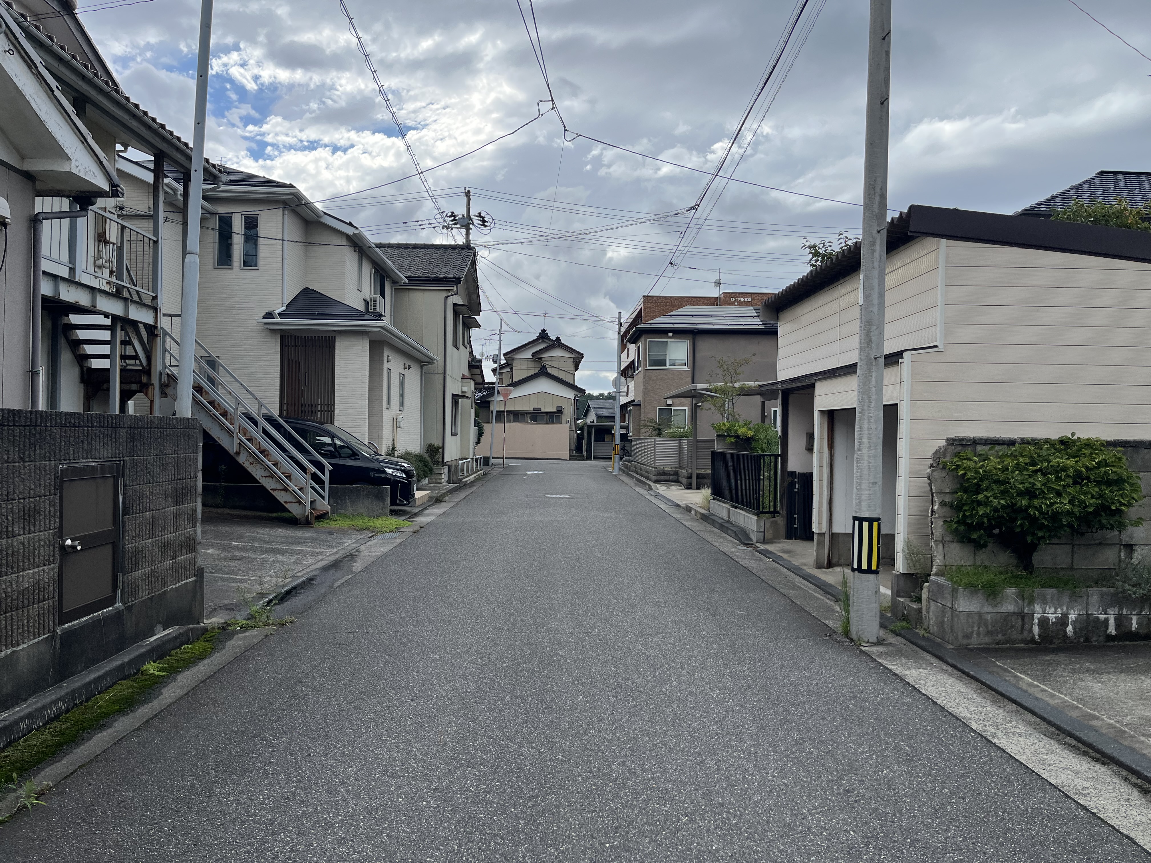 幅員はゆとりある6.03m (外観) 幅員はゆとりある6.03m (外観)